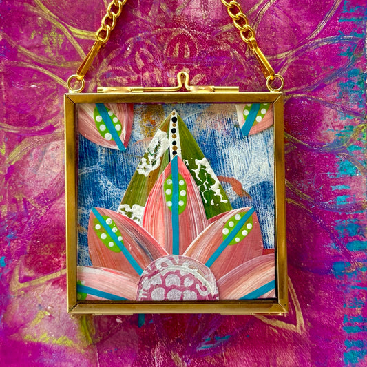 "Coral Shell" 2.5 X 2.5-inch Hanging Frame